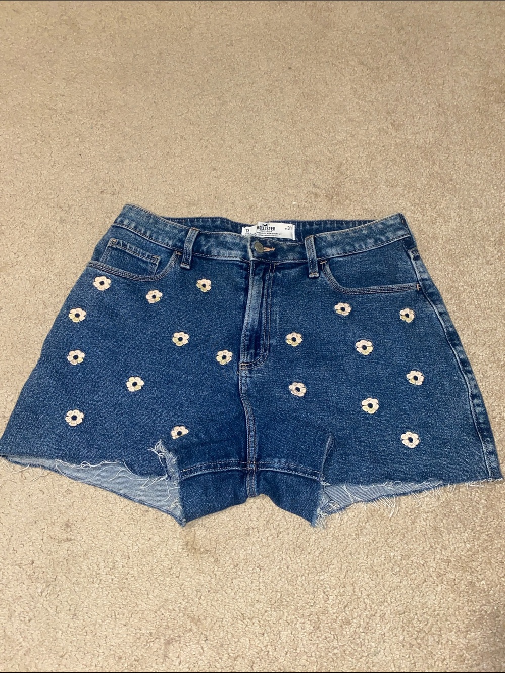 Hollister Daisy Denim Curvy High-Rise Mom Shorts